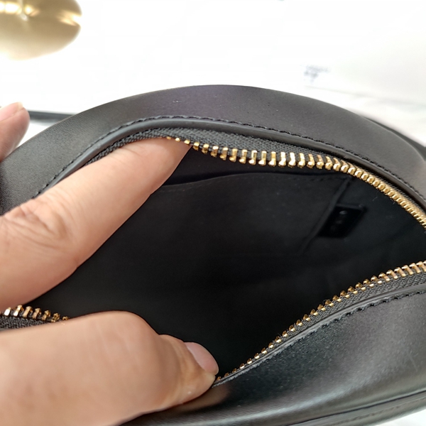 スーパーコピーブランドバッグ角部分ディテール